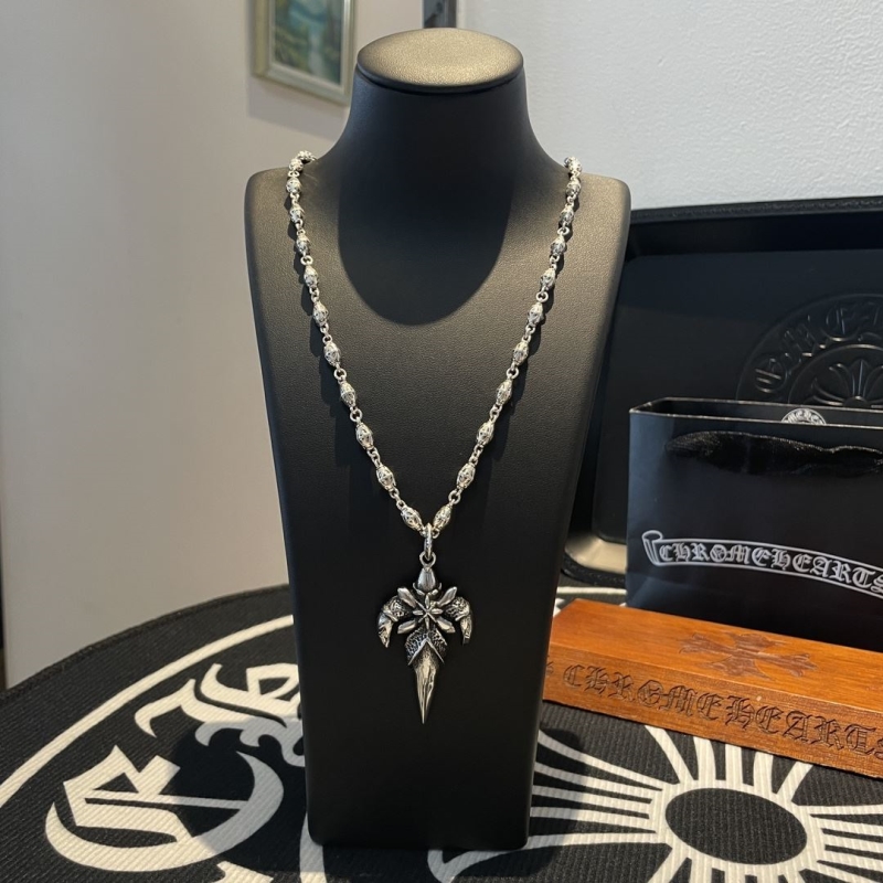 Ch**me He**ts necklaces